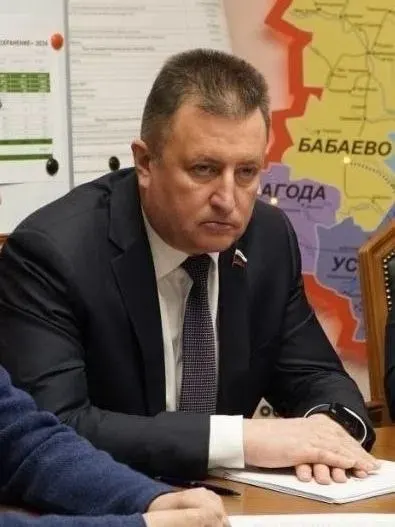 Депутат внес поправки, которые лишат жильцов возможности устанавливать тарифы ниже регионального минимума: ОСС смогут голосовать только за увеличение сумм, а механизм снижения сметы УК фактически утратит силу.