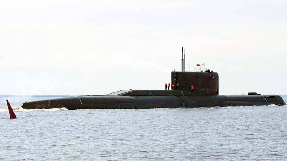 По оценкам западной разведки, Россия может развертывать в Северном Ледовитом океане подводные шахты с ракетами, потенциально способными нести ядерные боеголовки. Такой проект затруднил бы обнаружение и поражение вооружений и вызывает вопросы с точки зрения международных ограничений и технической реализуемости.