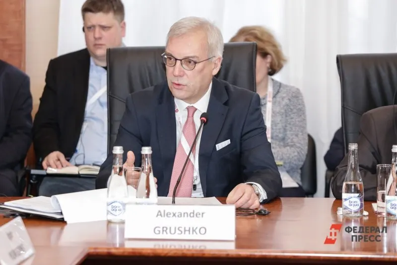 Александр Грушко предупредил, что любые попытки НАТО блокировать или применять силу против калининградского эксклава обернутся серьёзными последствиями; он также отметил рост военной активности в Балтийском море.