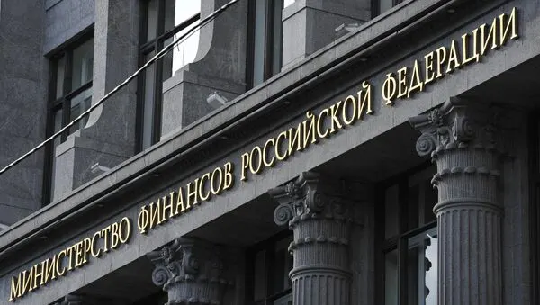 Министерство финансов просит правительство приостановить часть невойсковых расходов — триллионные суммы в ближайшие годы — чтобы компенсировать перерасход бюджета из‑за военных расходов. Дополнительные нефтяные доходы ситуацию полностью не решают.