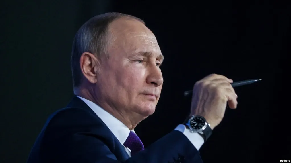 Президент поручил выделить русский язык в вузах в самостоятельные факультеты и анонсировал разработку учебного модуля «Русский язык как государственный».