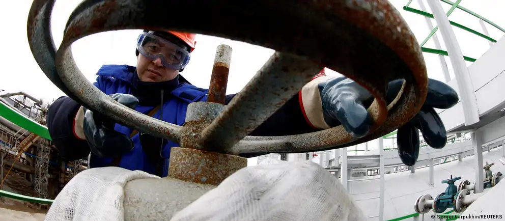 Утром 25 июня беспилотники нанесли удары по уфимскому нефтеперерабатывающему комплексу: загорелись установки и повреждены как минимум два завода крупного нефтехимического кластера. Очевидцы и официальные сообщения подтверждают несколько очагов пожара.