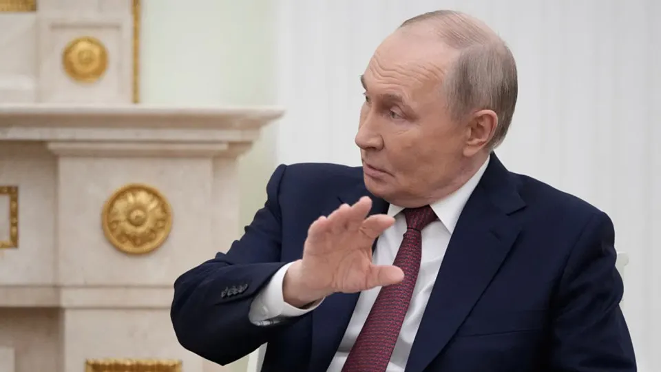 За последние годы в России усилилась практика изъятия частных активов — пострадали крупные компании и их владельцы. Эксперты говорят о системном давлении на элиту и росте числа дел по «антикоррупции».