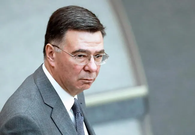Заместитель министра иностранных дел Александр Панкин на Петербургском международном экономическом форуме заявил о «живучести» российской экономики и отверг определение «бензоколонка».