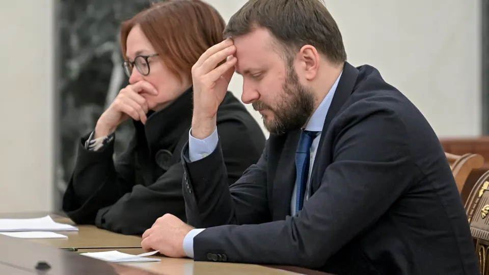 По данным источников, в Кремле рассматривают претендентов на место главы ЦБ и вариант разделения его функций; возможный уход Эльвиры Набиуллиной в 2027 году рассматривается как «сейсмический» для экономики.