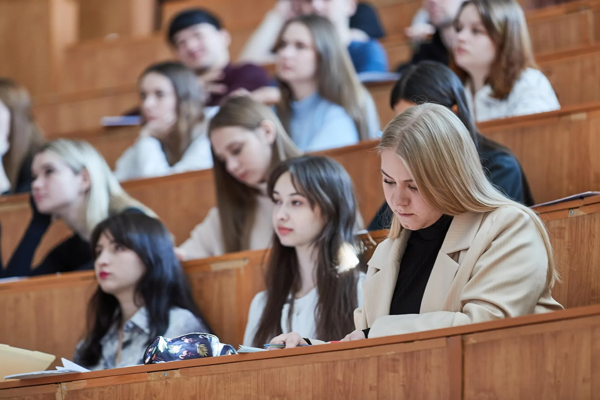 Министерство пересмотрело условия целевого обучения: финансовые санкции заменили системой компенсаций, а вузы получили право отчислять студентов при нарушении договора.