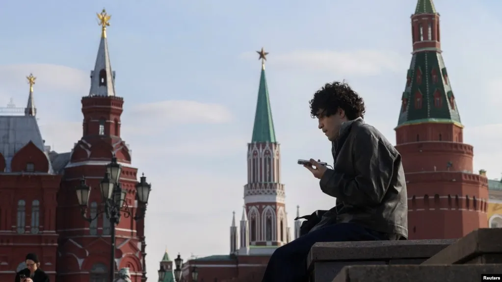 Законопроект предусматривает идентификацию детей в соцсетях и сокращение времени онлайн для несовершеннолетних до 14 лет.