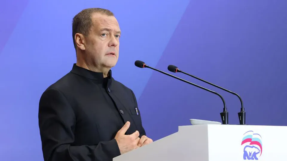 Зампред Совбеза заявил о реальной возможности ядерной катастрофы и призвал готовиться на фоне истечения СНВ‑III и роста международной напряжённости.