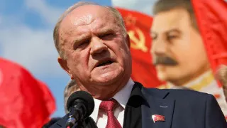 Лидер КПРФ Геннадий Зюганов на заседании Госдумы заявил, что провал экономики может привести к повторению событий 1917 года, и отметил, что блогер Виктория Боня публично подняла те же острые вопросы, на которые коммунисты давно пытаются обратить внимание Кремля.