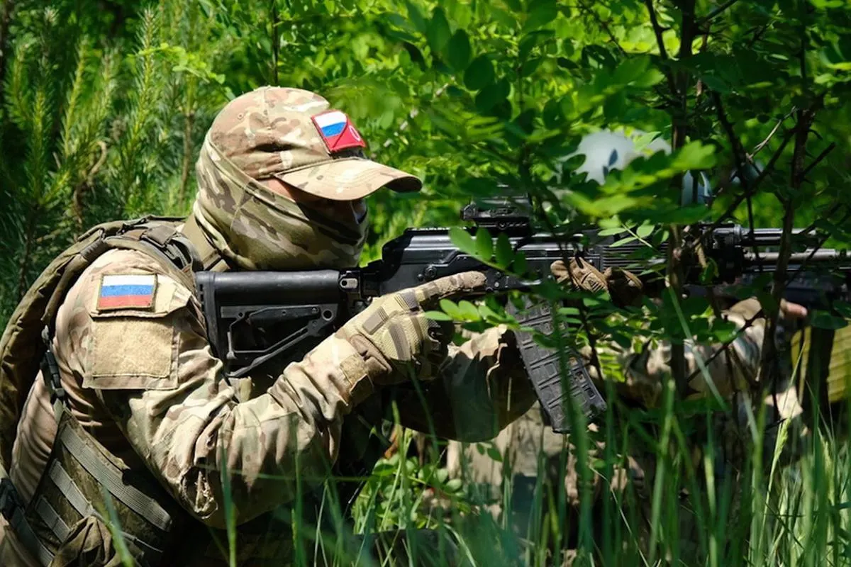 Аналитики Института по изучению войны (ISW) считают, что замедление наступления, сложная местность и украинские контратаки ставят под сомнение возможность полного захвата Донбасса российскими войсками.