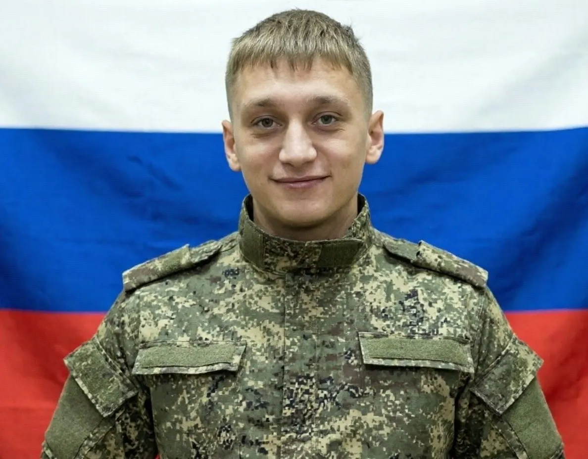23‑летний студент из Бурятии подписал контракт в январе, прошёл обучение на оператора БПЛА и погиб под Луганском в апреле — первый подтверждённый случай среди студентов, вербованных по новой программе.