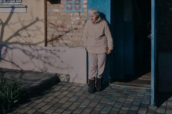 Генерал‑полковник Александр Чайко стал новым главнокомандующим Воздушно‑космических сил. Ранее он командовал группировкой в Сирии и Восточным военным округом; в 2020 году ему присвоено звание Героя России. В отношении Чайко вводились международные санкции, а также выдвигались обвинения в причастности к ударам по гражданским объектам и операциям в Киевской области.