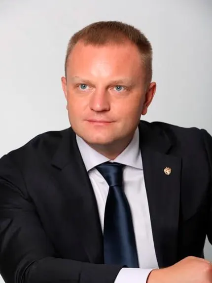 Татьяна Москалькова покидает пост уполномоченного по правам человека. В числе возможных преемников — депутат ЛДПР Иван Сухарев, член комитета по туризму Артём Прокофьев (КПРФ) и председатель комитета по развитию гражданского общества Яна Лантратова («Справедливая Россия»).