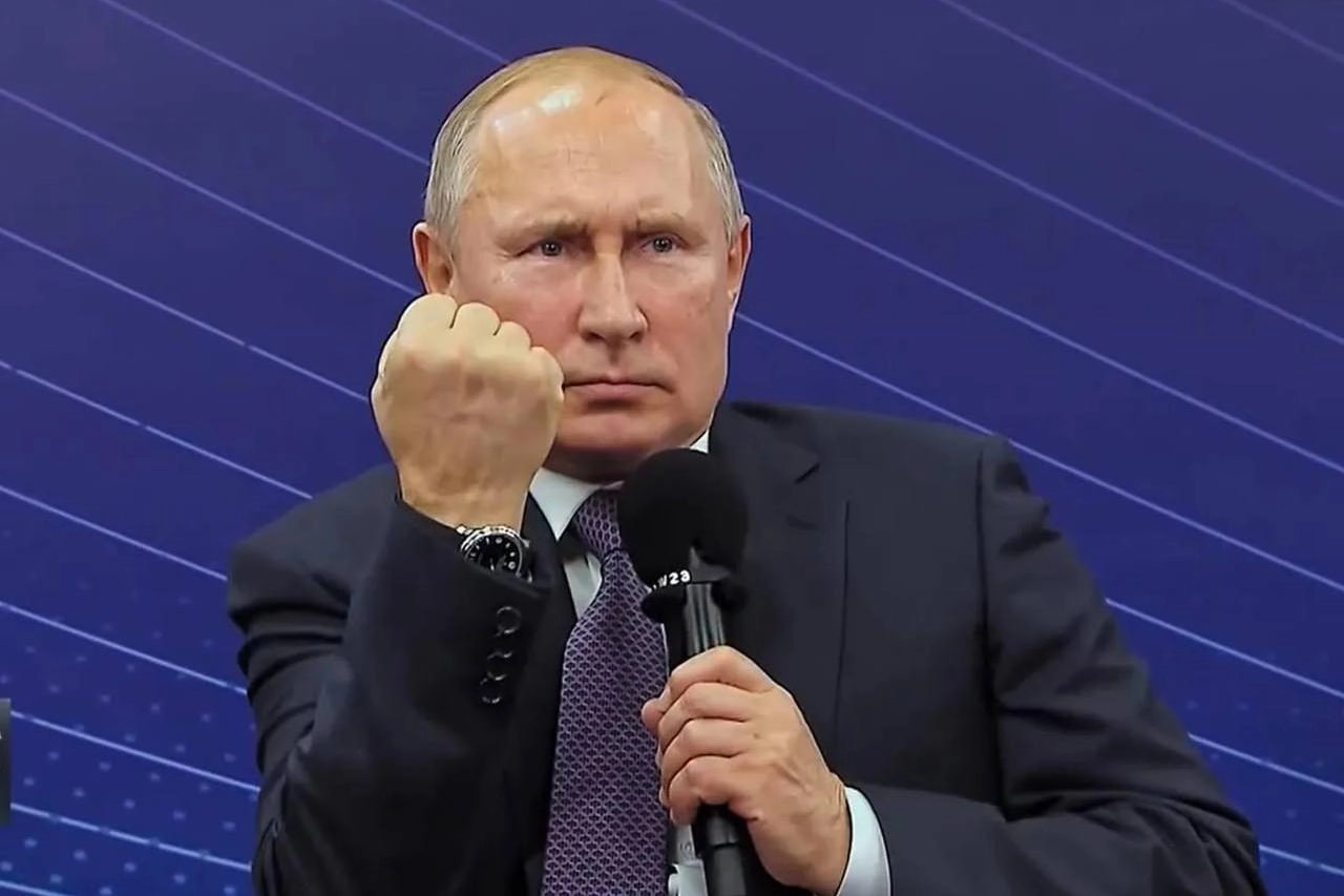 Ведомство направило ноты дипломатическим миссиям и международным организациям с призывом вывести сотрудников из Киева на фоне предупреждения о возможных ответных ударах по «центрам принятия решений» в случае атак на Москву во время майских торжеств.