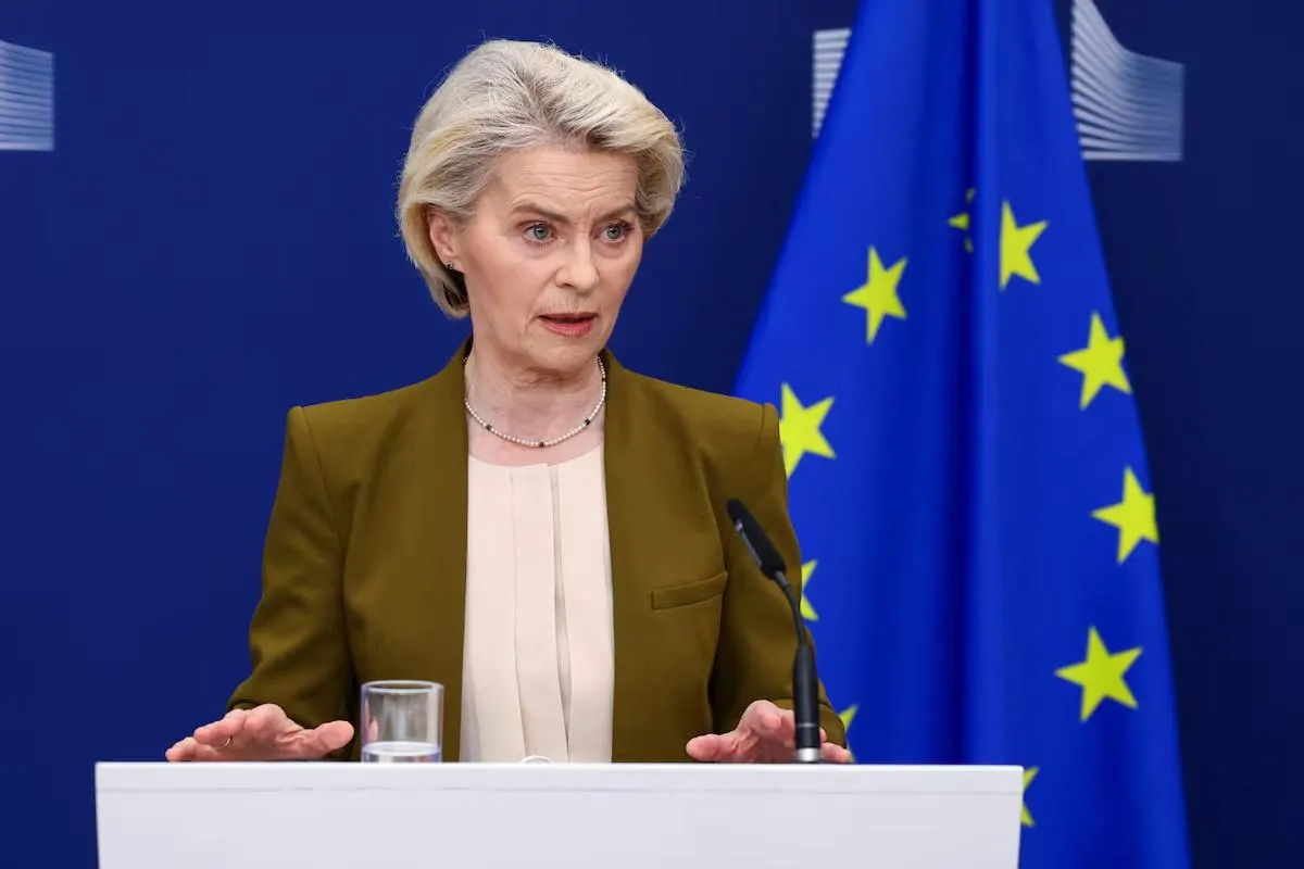 Пакет направлен на нефтяные доходы, банки, криптовалютные платформы, «теневой флот», торговлю и рыбную отрасль; предлагается также запрет въезда в ЕС для тех, кто служил в российских ВС после начала полномасштабного вторжения.