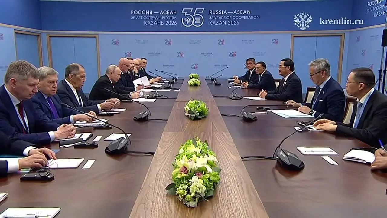 Президент обсудил развитие сотрудничества с лидерами Вьетнама и Лаоса, поблагодарил за подаренных двух слонов для Казанского зоопарка; министр иностранных дел Сергей Лавров заявил о намерении проводить массированные удары по целям ВСУ.