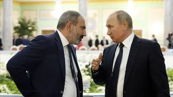 В телефонном разговоре премьер Армении заявил, что ограничения противоречат договорённостям в рамках ЕАЭС и потребовал принять меры. Также обсуждалась идея провести в кратчайшие сроки референдум о будущем страны.