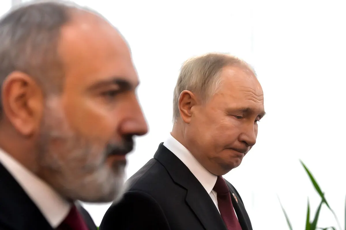 За январь–май 2026 года товарооборот между Арменией и Россией составил $2,196 млрд — на 21,5% меньше, чем годом ранее. Доля России в структуре торговли снизилась с 35,1% до 28%. Причинами называют ограничения на ввоз и изменение внешнеполитического курса Армении; стороны обсудили ситуацию на встрече в Екатеринбурге.