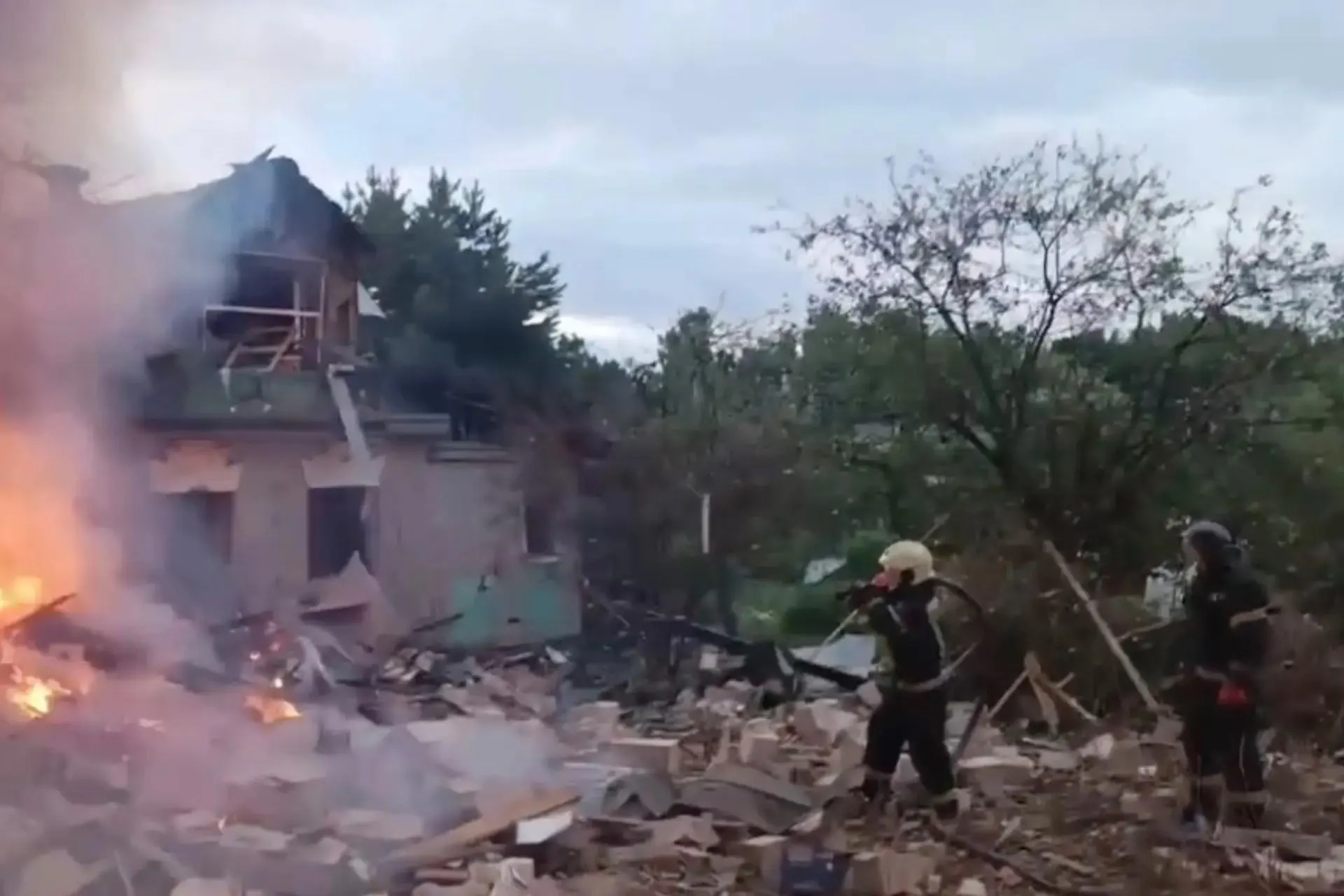 В среднем 61–62 человека в день становились жертвами или получали ранения в результате атак по всей России за последнюю неделю, заявили в МИД. Публикуем ключевые данные и карту очагов.