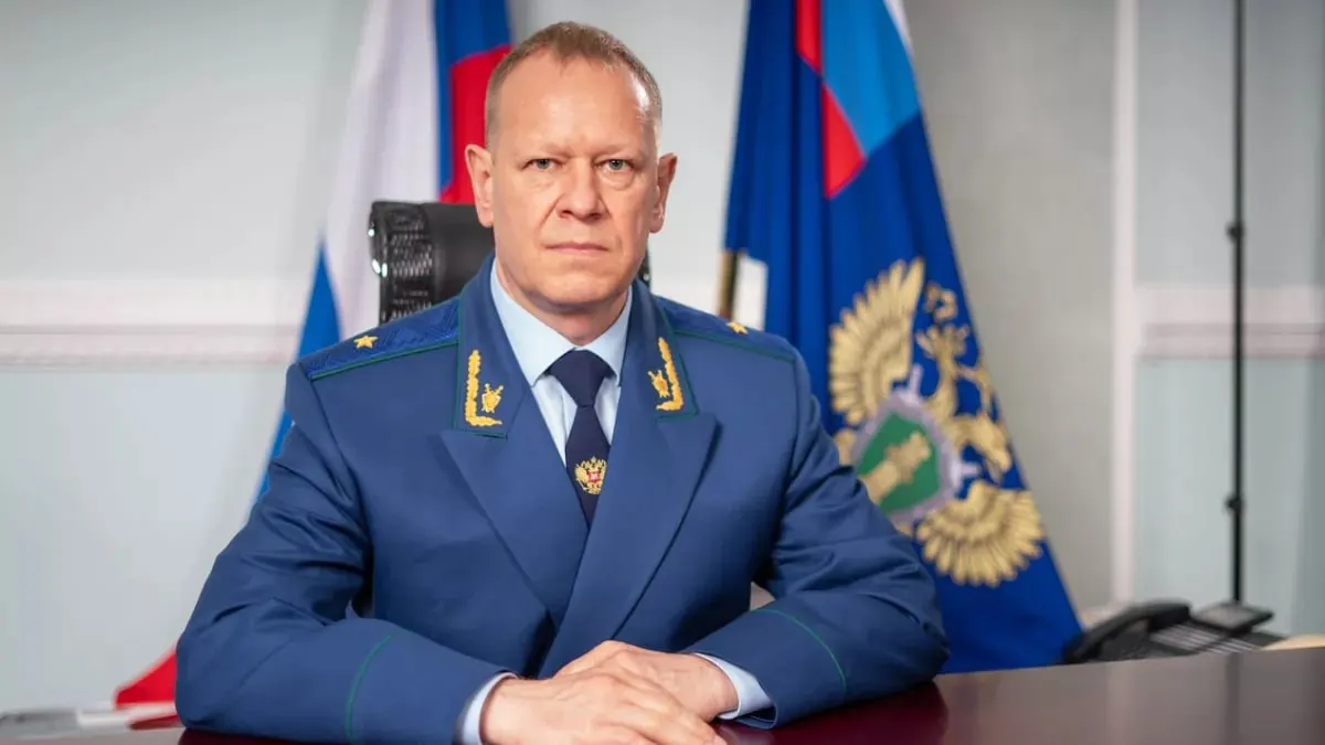 Совет Федерации проводит консультации по кандидатуре начальника управления Генпрокуратуры по СФО Николая Рябова перед возможным назначением на должность прокурора Алтайского края; консультации запланированы на 16 июля.