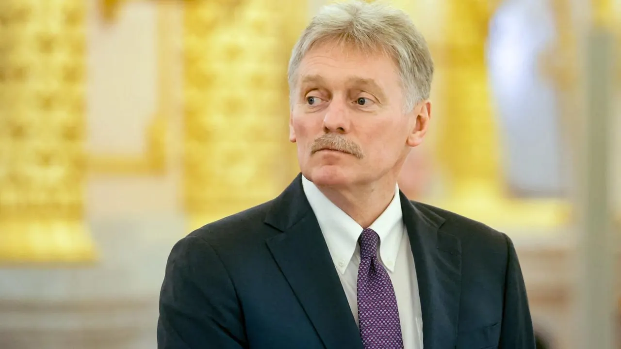Дмитрий Песков заявил, что вмешательство западных стран и их помощь Украине привели к переходу спецоперации в полноценный вооружённый конфликт; удары по гражданской инфраструктуре он охарактеризовал как террористические и допустил переговоры при посредничестве США.