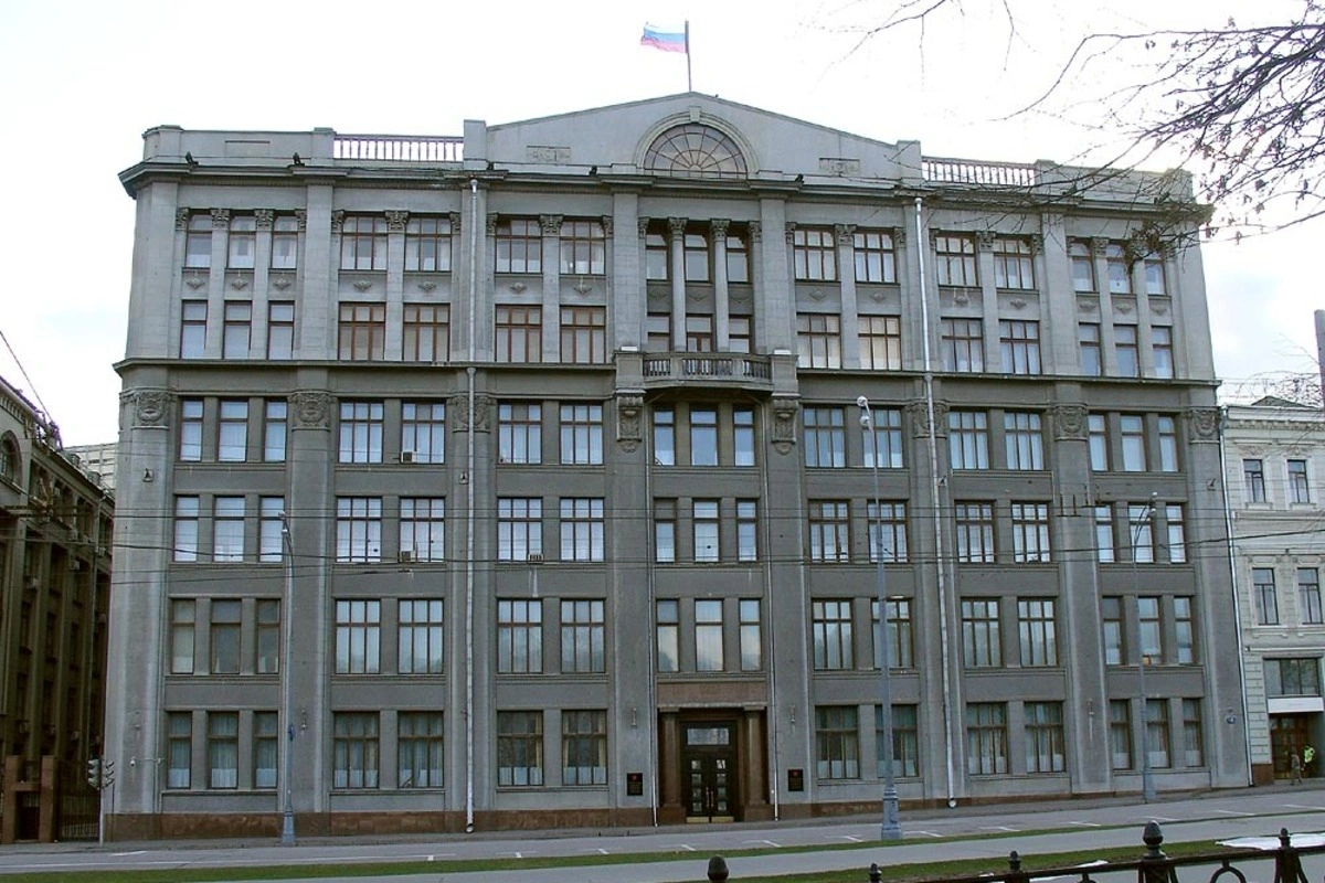 Крупным подконтрольным изданиям рекомендовали не публиковать фото и видео последствий ударов ВСУ по российской территории и уделять больше внимания результатам ударов по Украине. Часть телеграм‑каналов уже изменила политику публикаций.