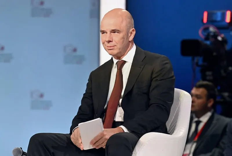 Глава Минфина сообщил, что обязательства бюджета исполняются в полном объёме, дефицит на начало 2026 года составил около 6,46 трлн руб., примерно 2,8% ВВП.