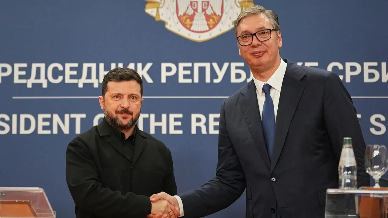 Журналист задал спорный вопрос во время пресс-конференции в Белграде; реакция Зеленского и последовавшее расследование вызвали дипломатический и правовой резонанс.