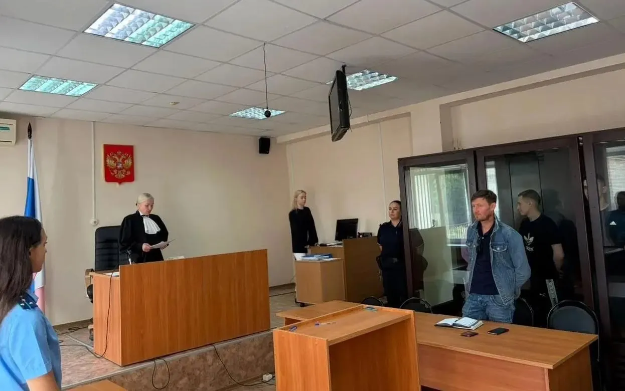 Суд в Ижевске вынес приговор четырём жителям за нападение и ограбление вдовы участника СВО; с банковской карты пострадавшей сняли 740 тысяч рублей.