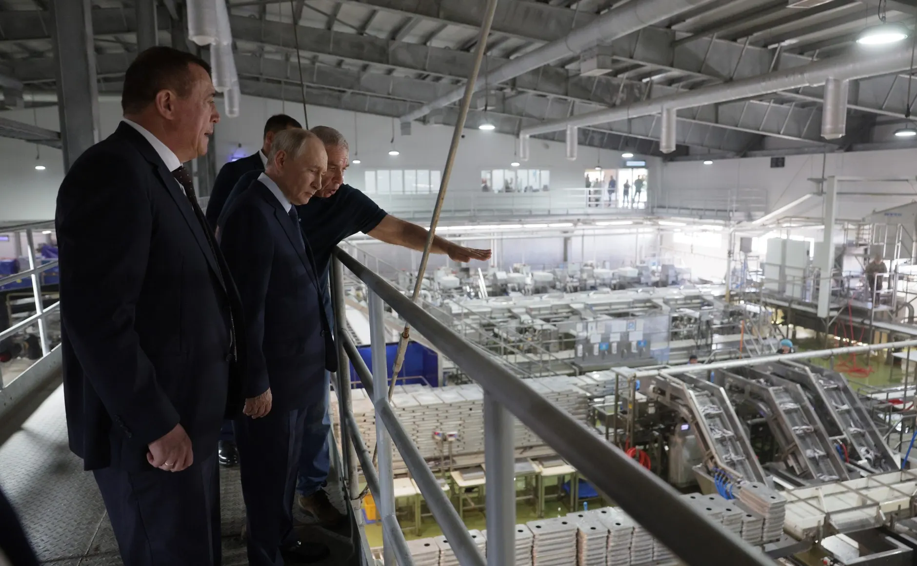 Президент посетил Курильские острова впервые за многие годы, что спровоцировало очередной виток дипломатического противостояния между Москвой и Токио.