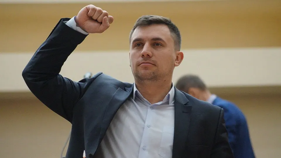 На фоне обвинений в агитации и возможных фальсификациях обсуждают, мог бы ли Николай Бондаренко стать депутатом Госдумы от Удмуртии.